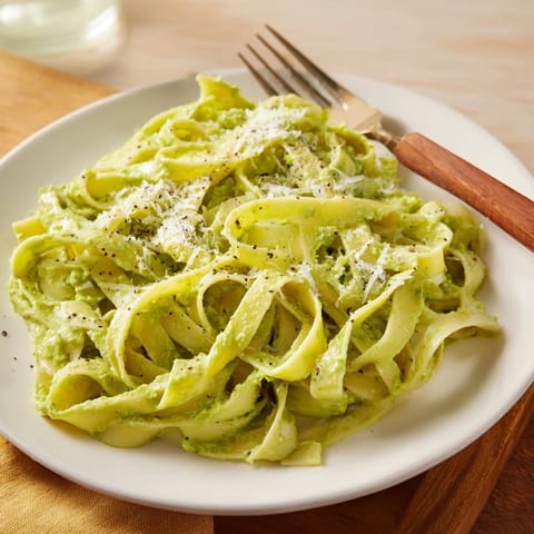 Creamy Green Pea Alfredo Pasta