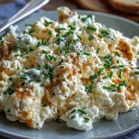 Creamy cottage cheese scrambled eggs, fluffy and protein-rich, perfect for brunch.